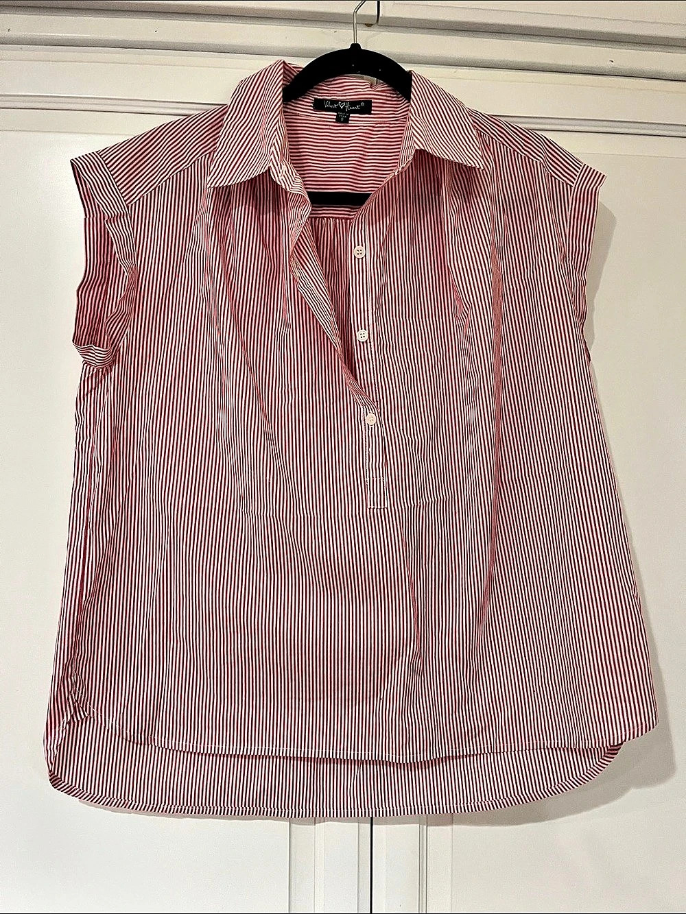 Vineyard Vines Striped Button Down Top in Red & White Size Medium Like New